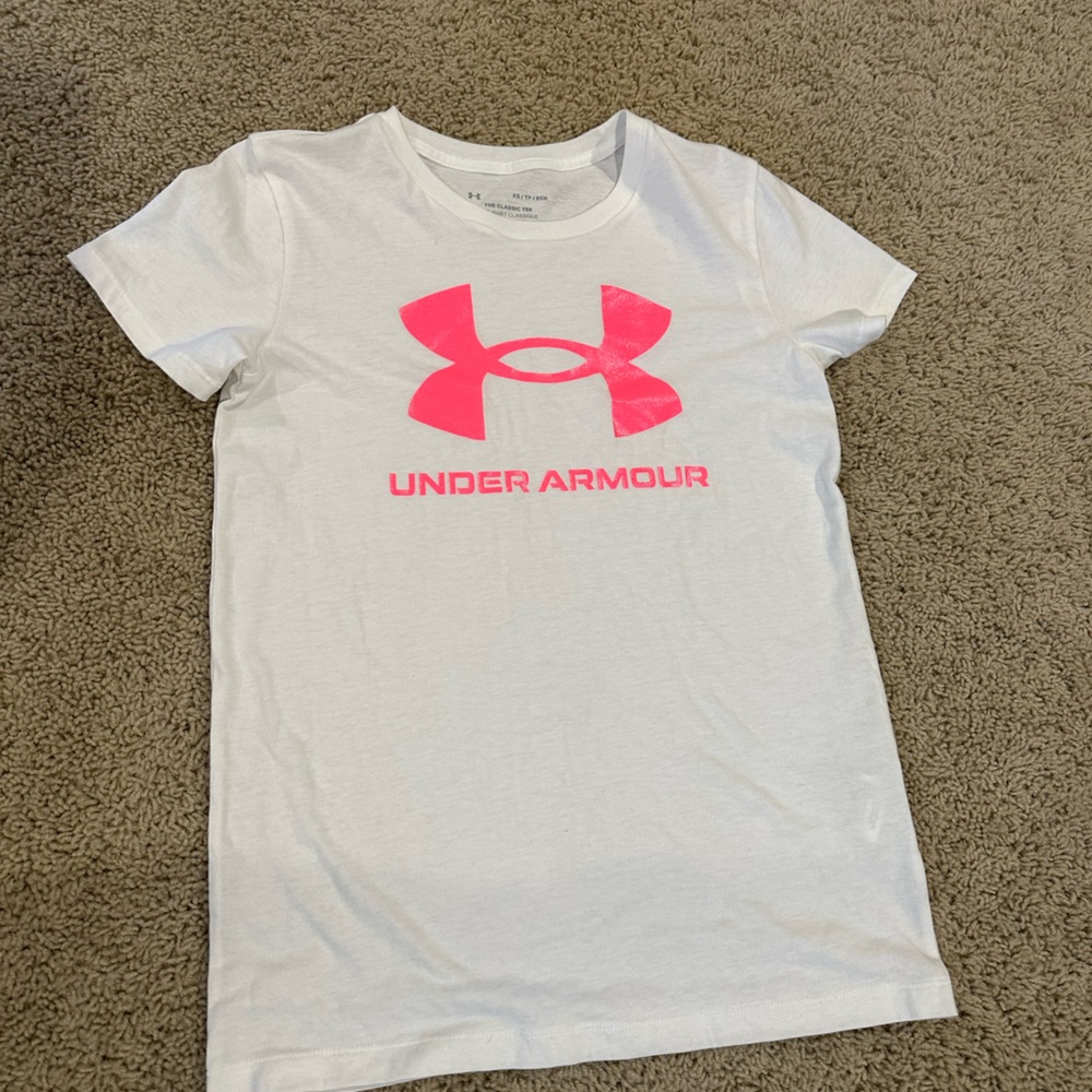 Never worn UA tshirt.